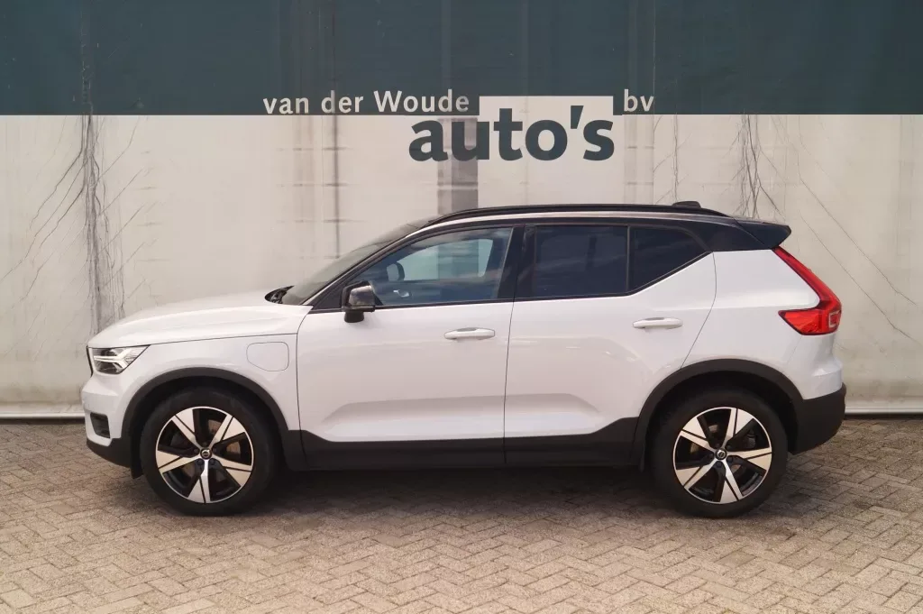 Volvo XC40 (2022) — foto 1