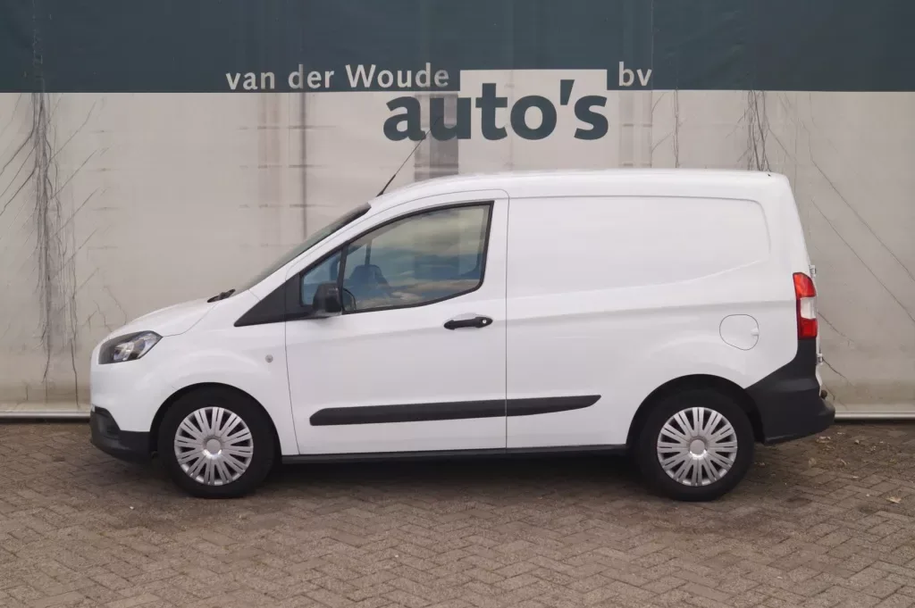Ford Transit Courier (2022) — foto 1