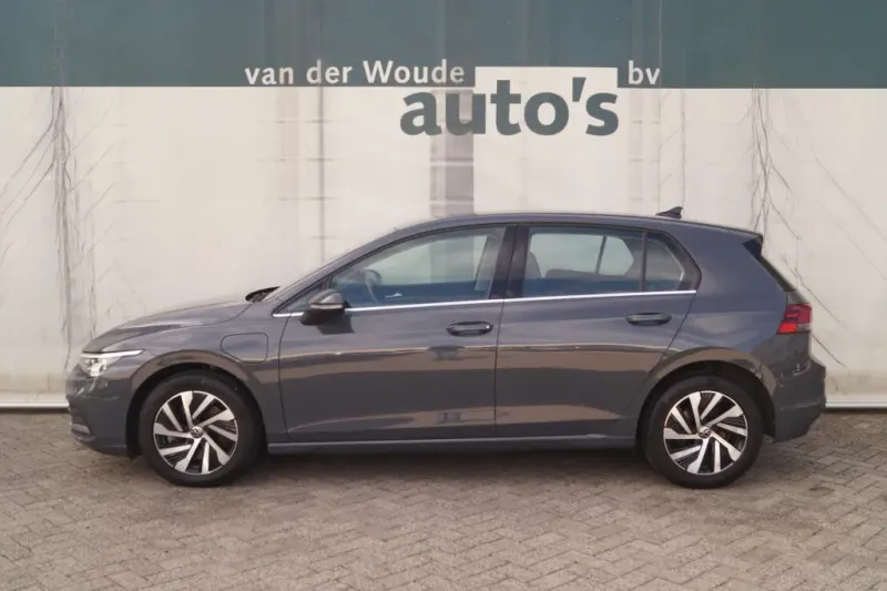 Volkswagen Golf (2022)