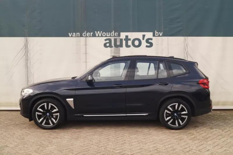 BMW iX3 (2021)
