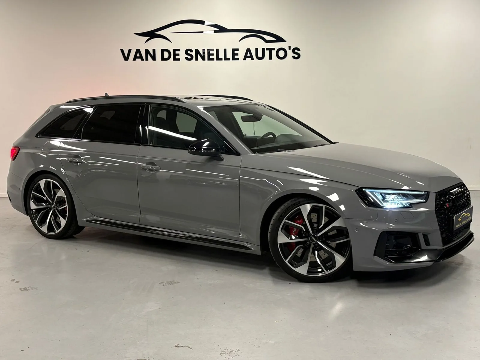 Audi RS 4 (2018) — foto 1