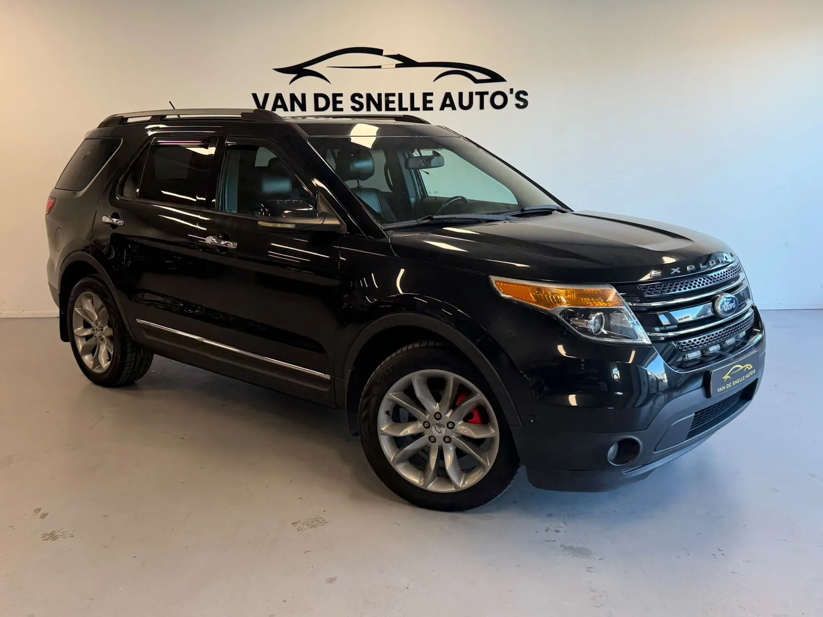Ford Explorer (2011) — foto 1