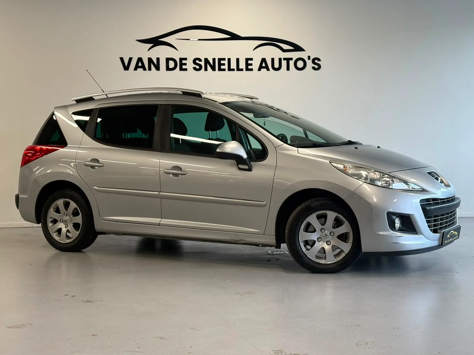 Peugeot 207 (2011) — foto 1