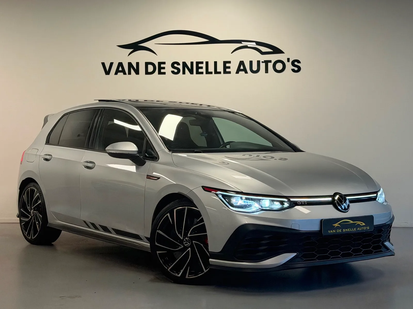 Volkswagen Golf (2021) — foto 1