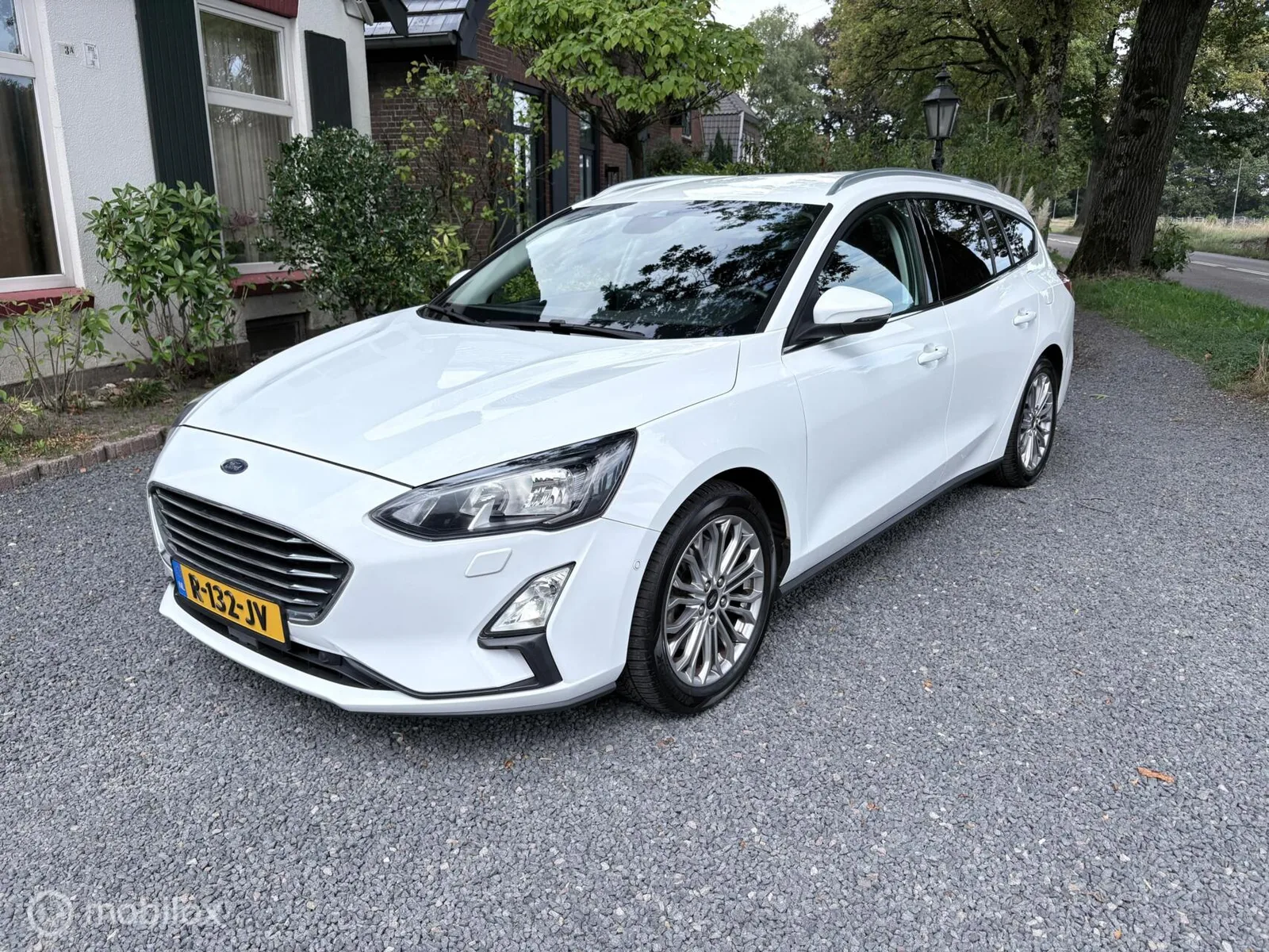 Ford Focus (2019) — foto 1