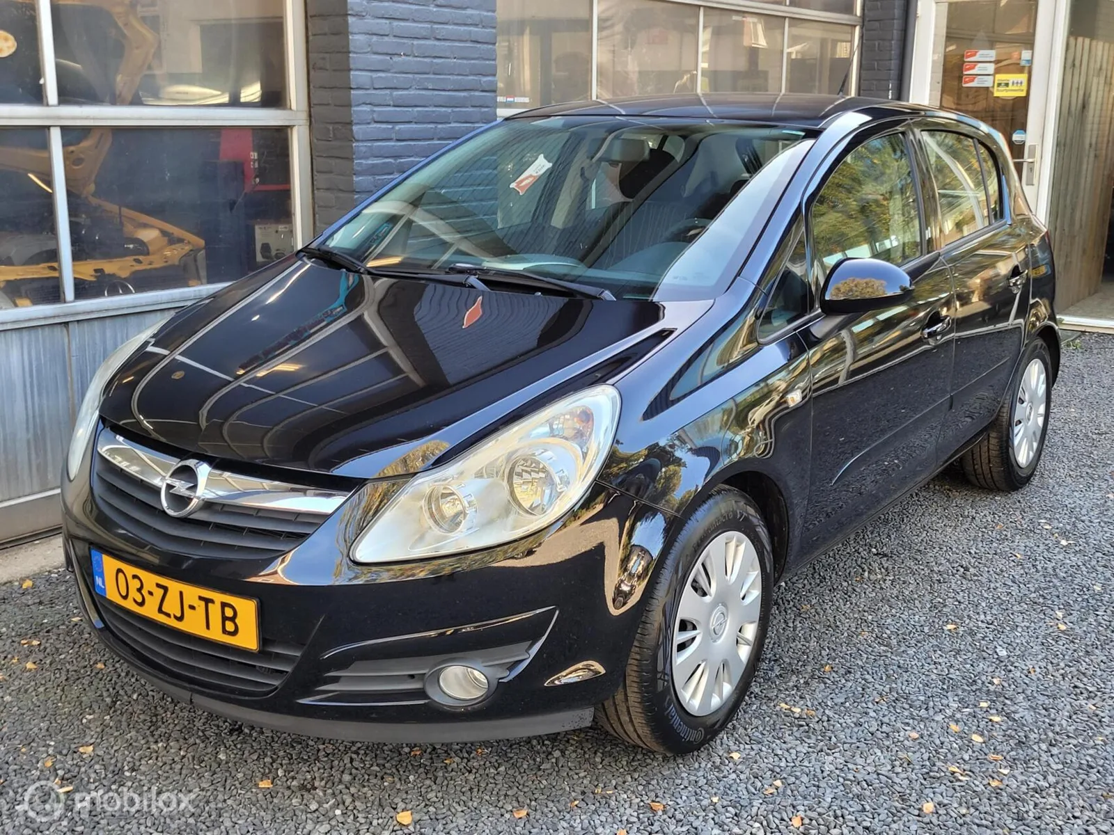 Opel Corsa (2008) — foto 1