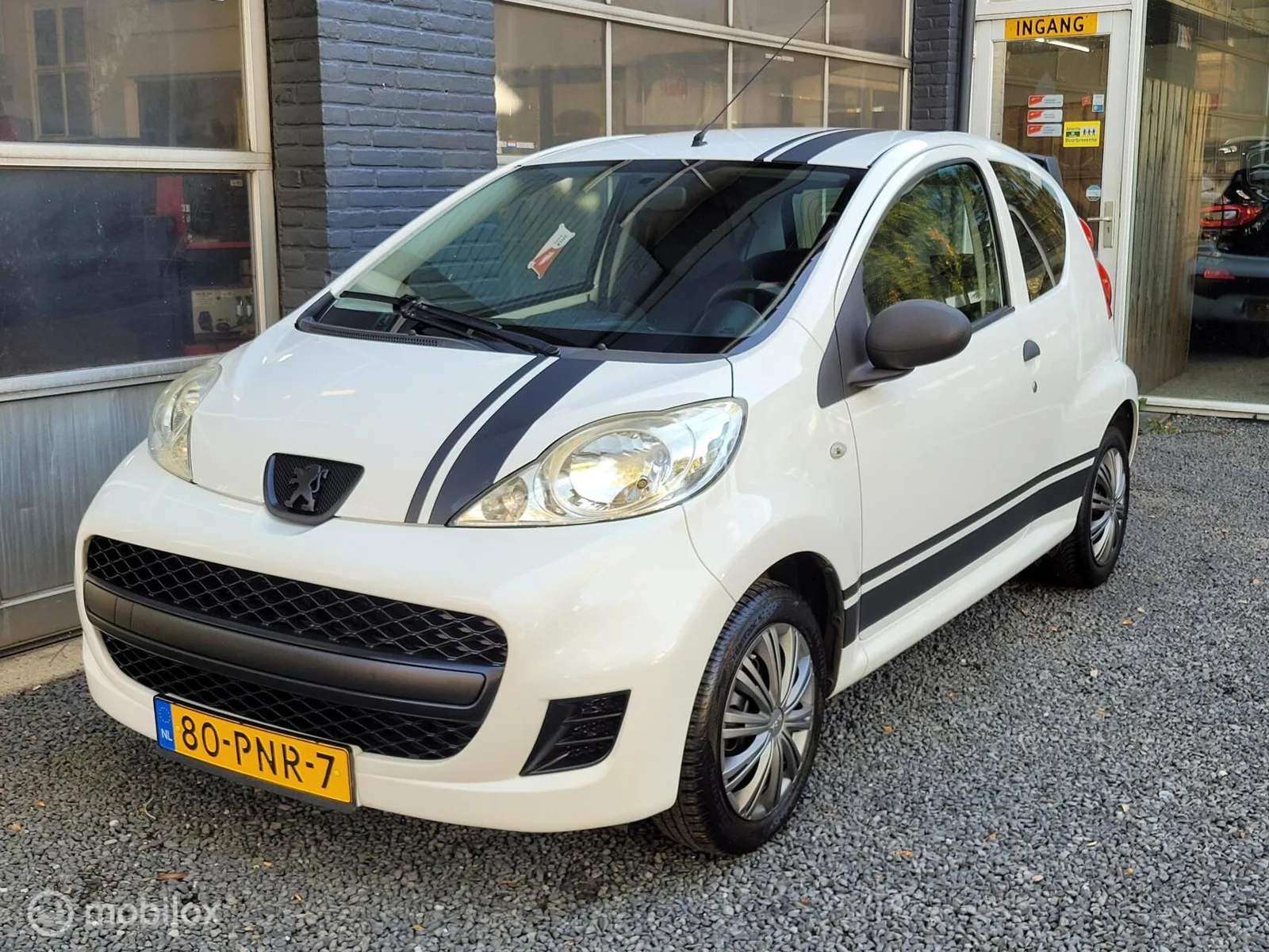 Peugeot 107 (2011) — foto 1