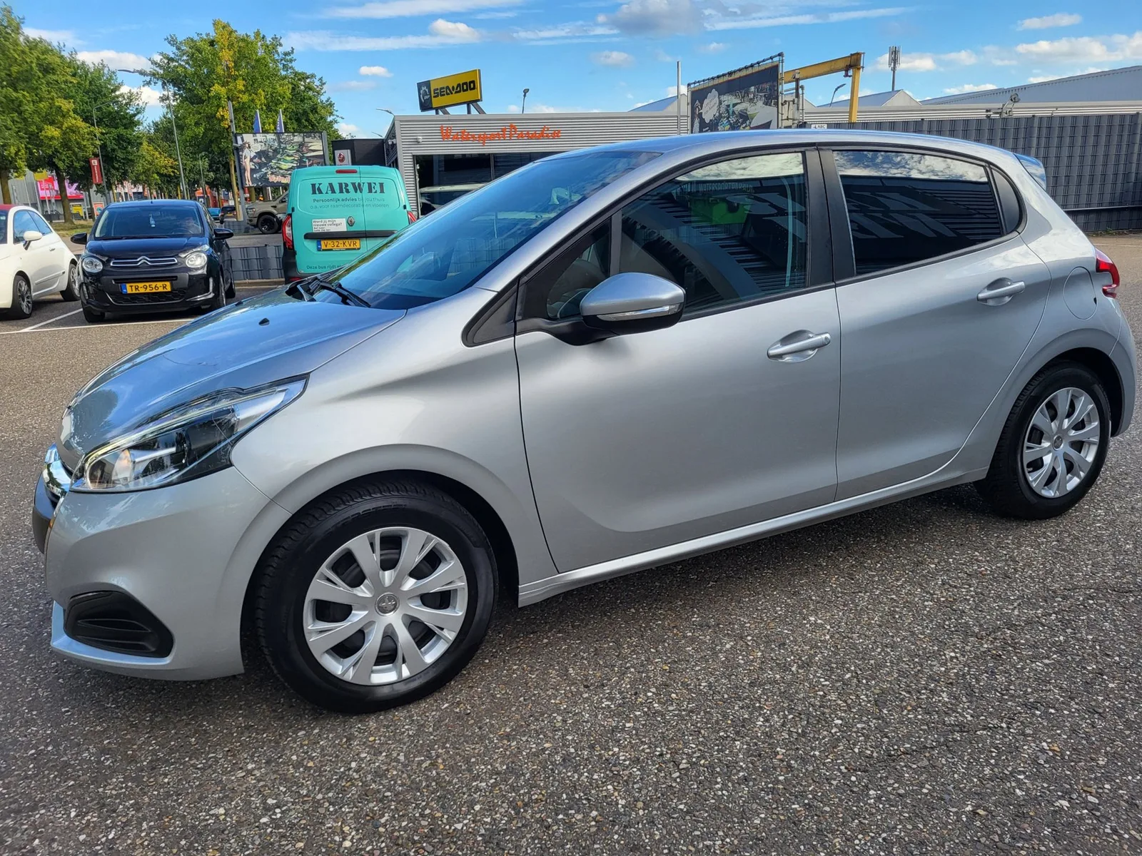 Peugeot 208 (2018) — foto 1