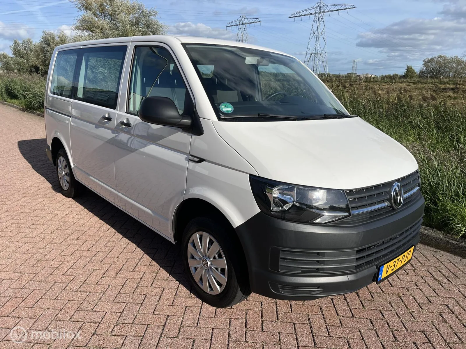 Volkswagen Transporter (2019) — foto 1