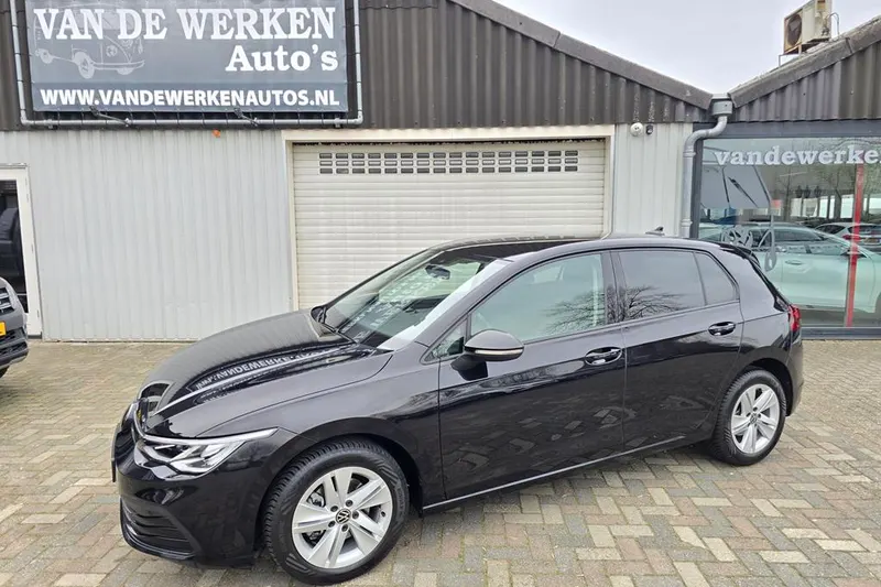Volkswagen Golf (2023)