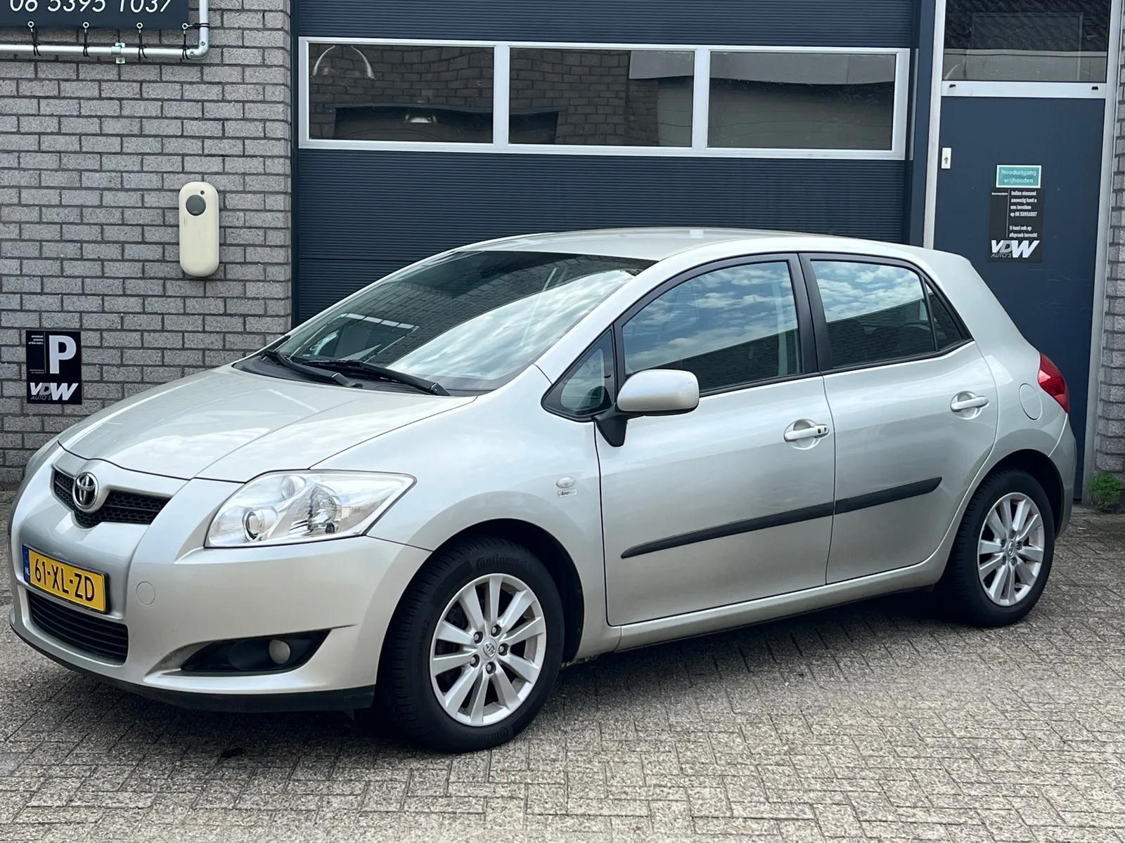 Toyota Auris (2007) — foto 1
