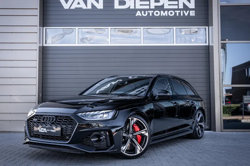 Audi RS 4 (2022)