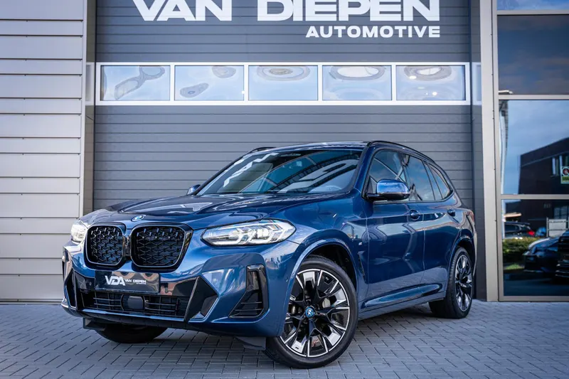 BMW iX3 (2023)