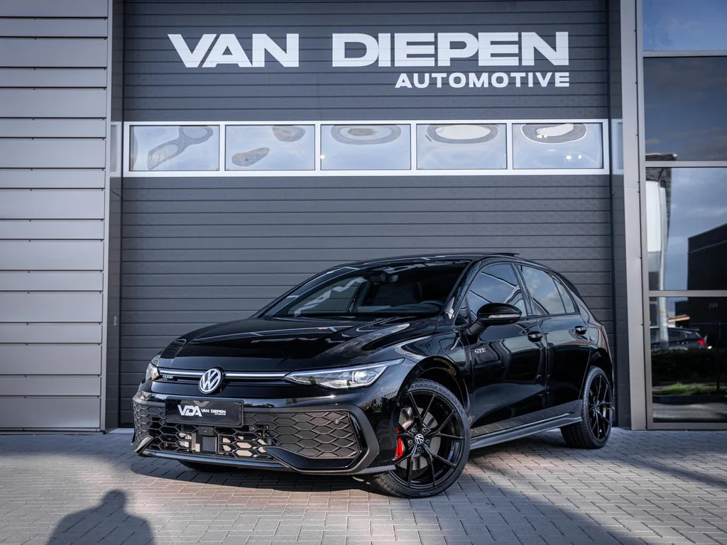 Volkswagen Golf (2025) — foto 1