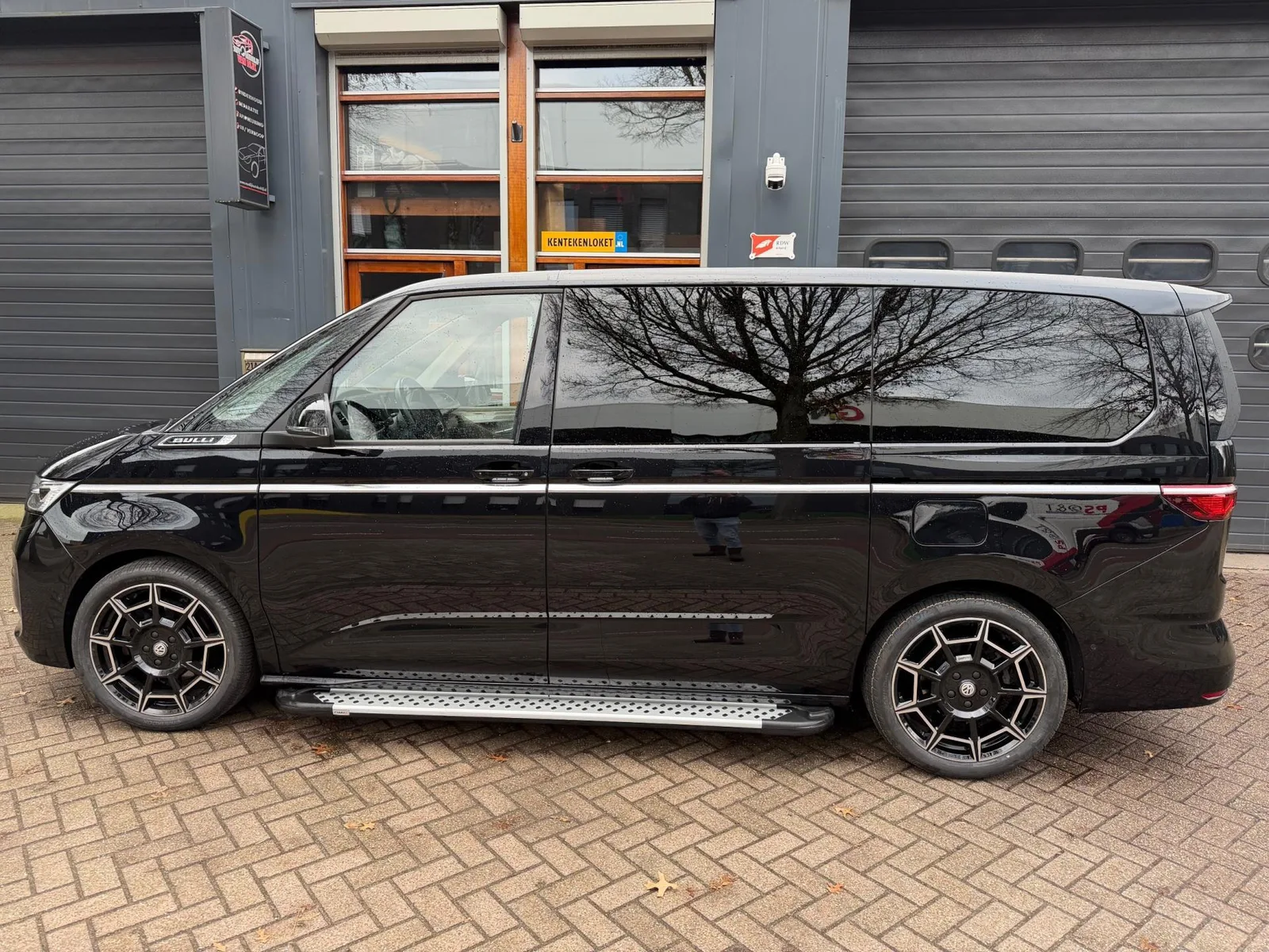 Volkswagen Multivan (2023) — foto 1