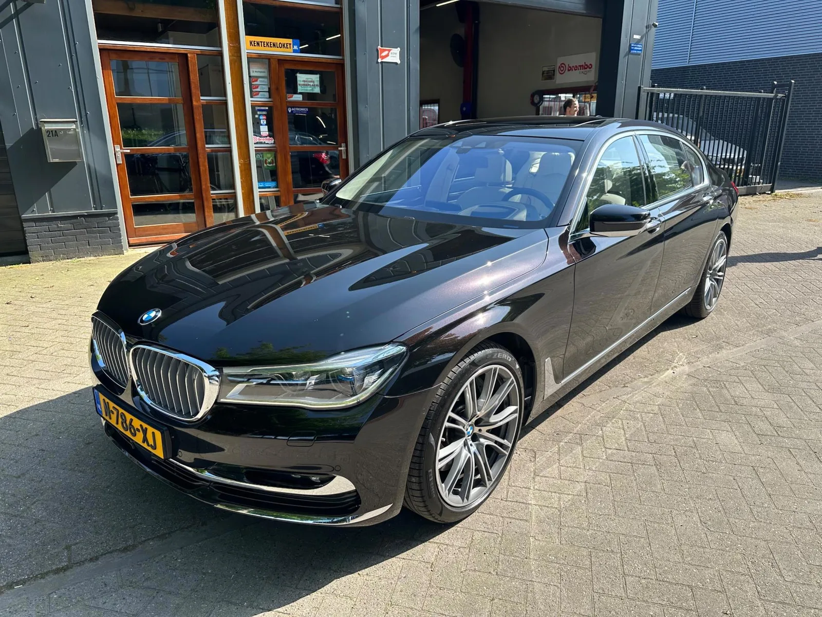 BMW 7-Serie (2017) — foto 1