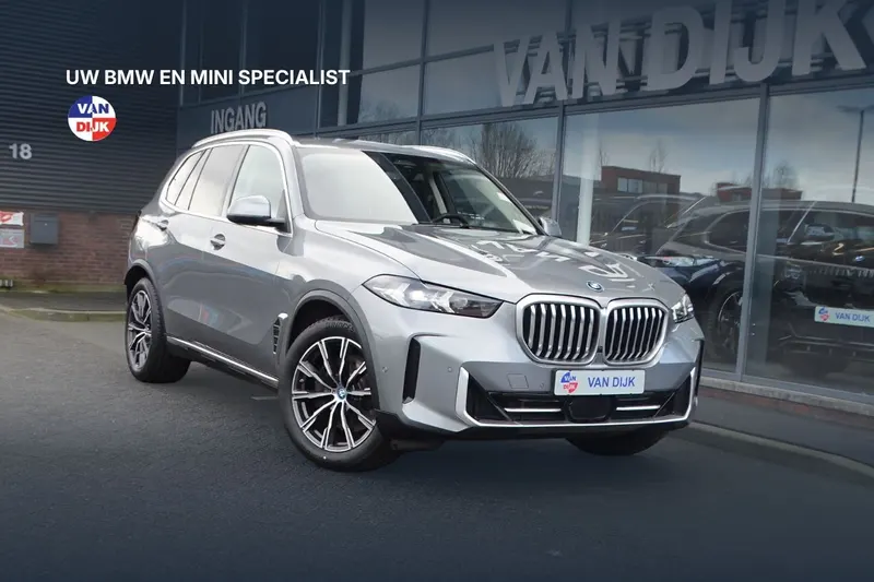 BMW X5 (2023)