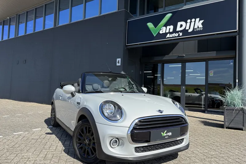 MINI Cabrio (2021)