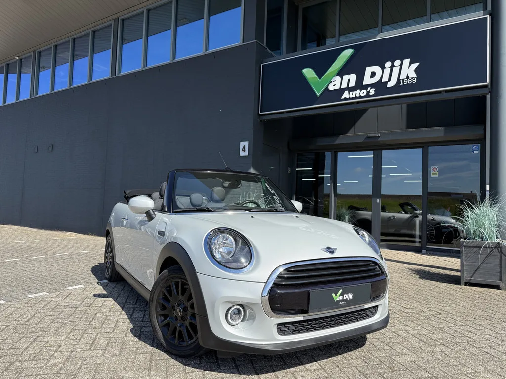 MINI Cabrio (2021) — foto 1