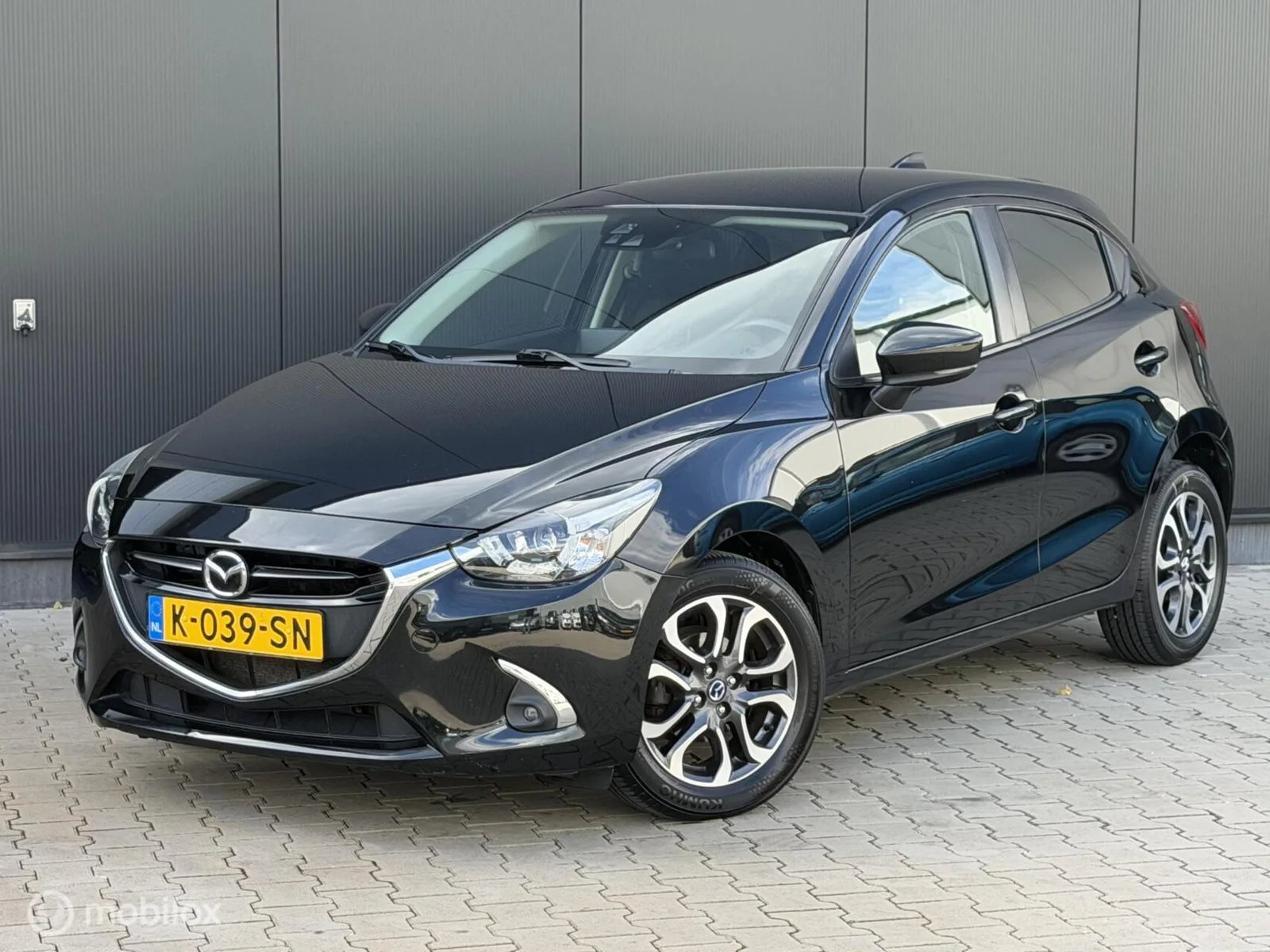Mazda 2 (2018) — foto 1