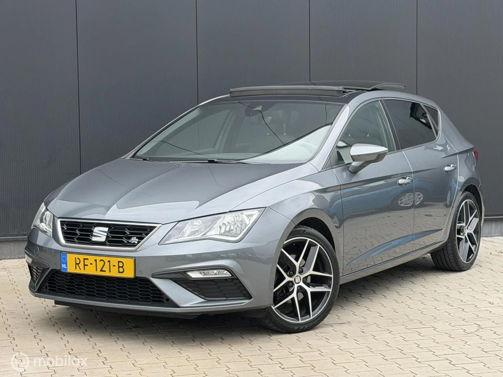 SEAT Leon (2017) — foto 1