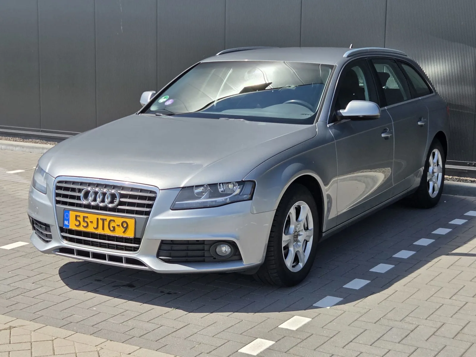 Audi A4 (2009) — foto 1