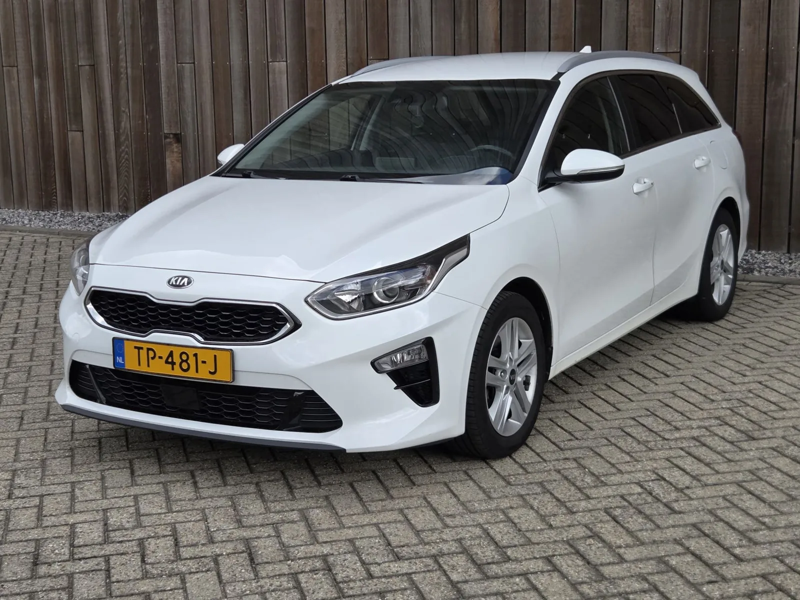 Kia Ceed (2018) — foto 1