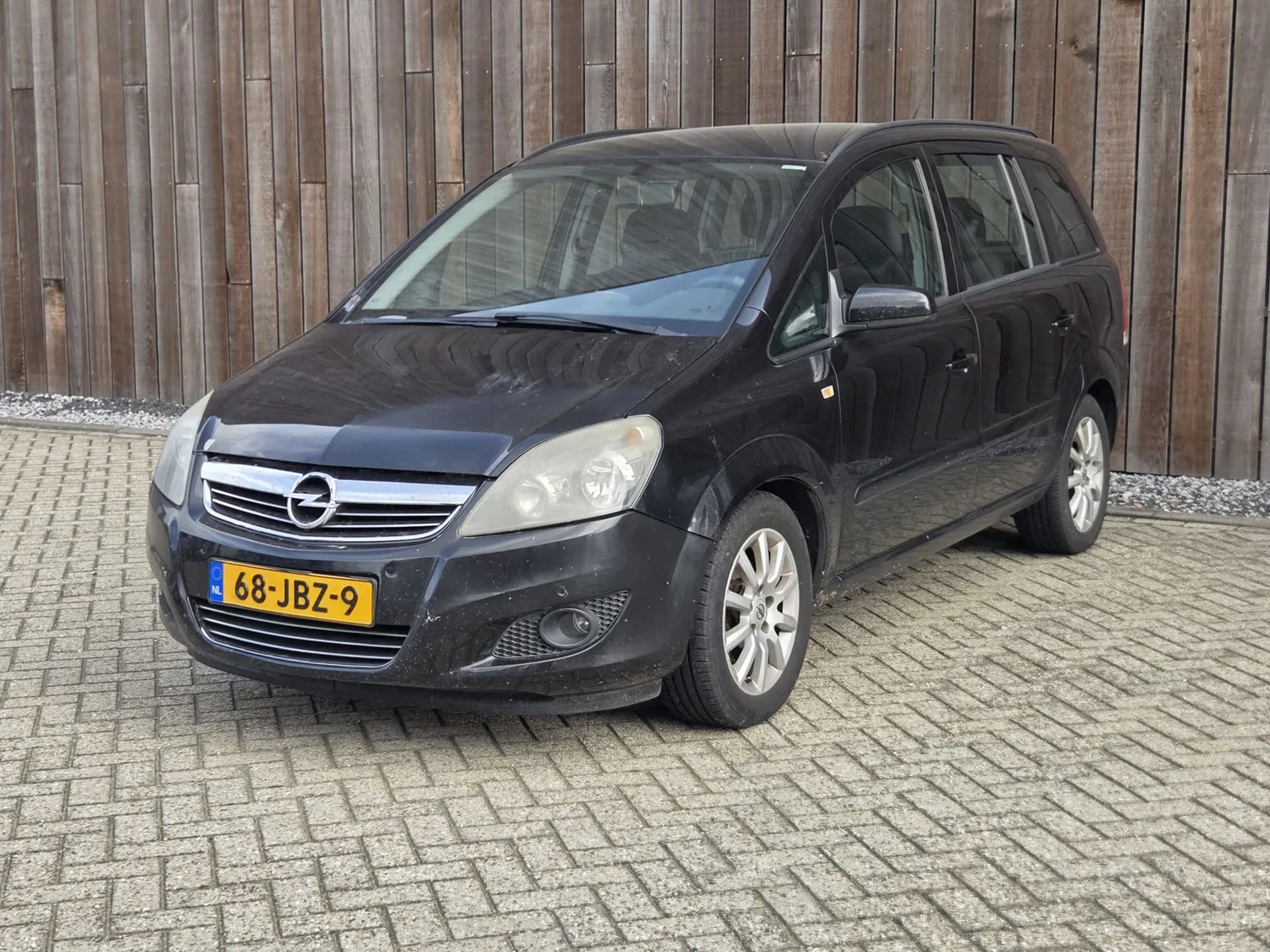 Opel Zafira (2009) — foto 1