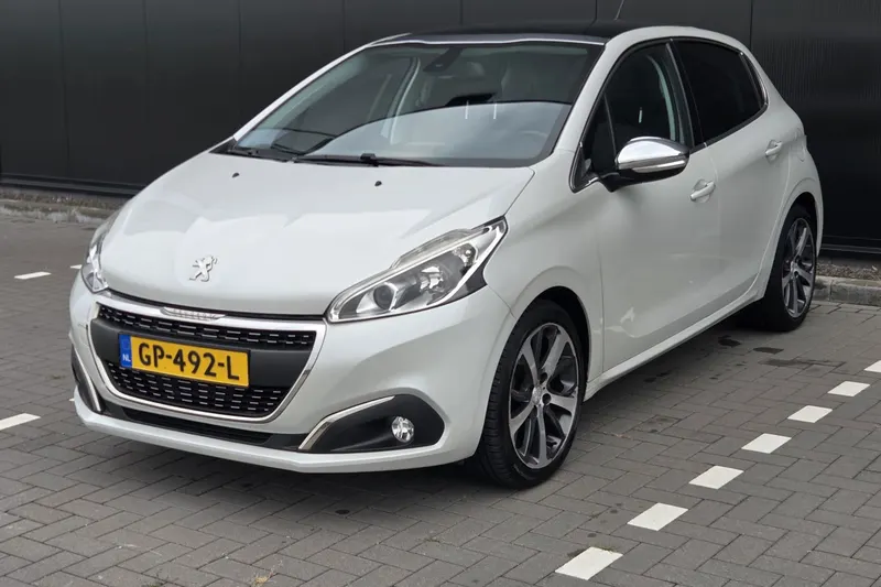 Peugeot 208 (2015)