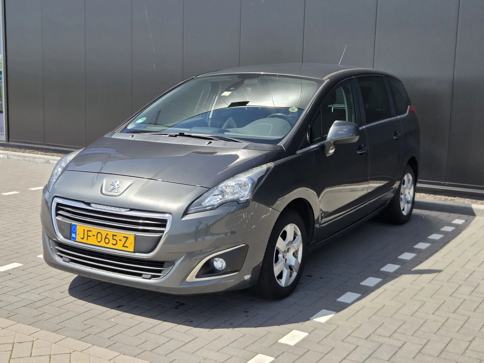 Peugeot 5008 (2016) — foto 1