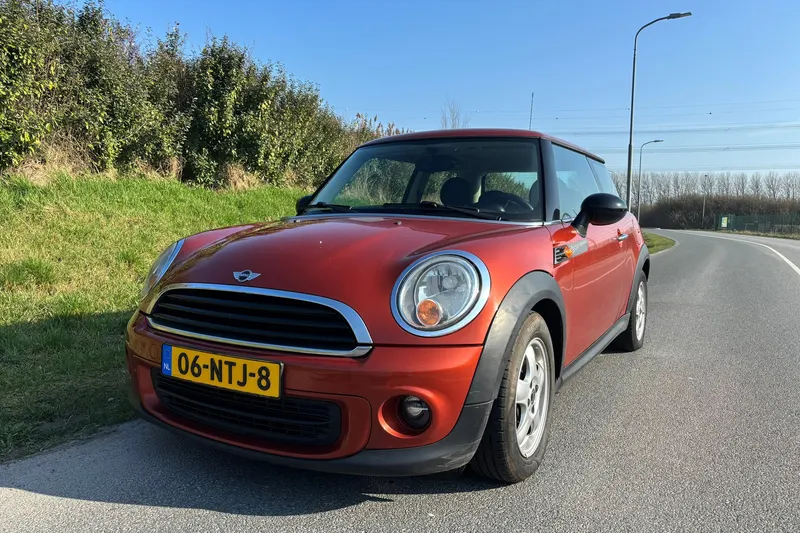 MINI One (2010)
