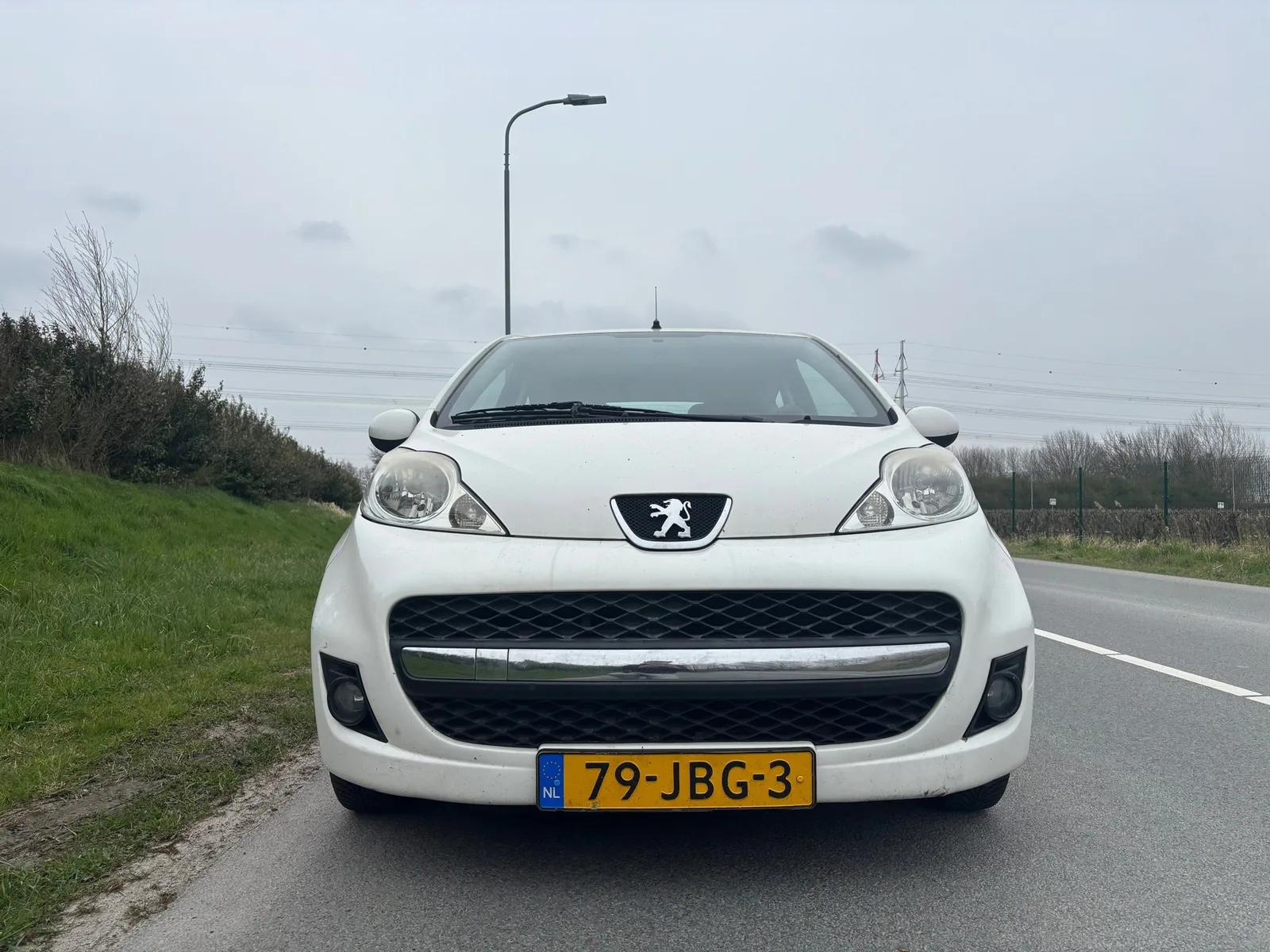 Peugeot 107 (2009) — foto 1