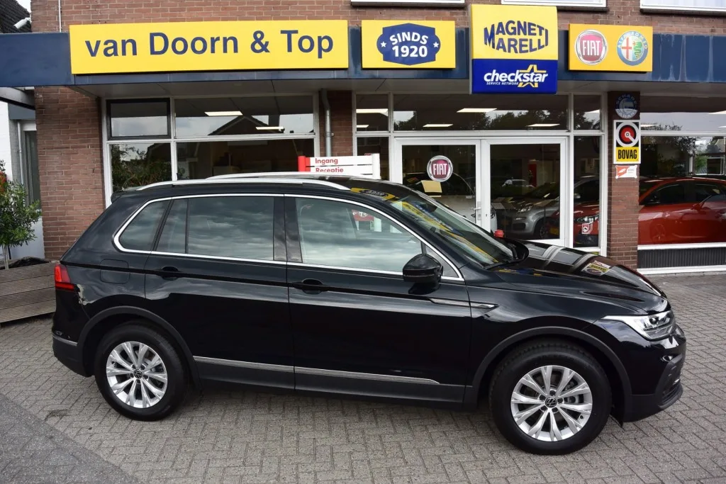 Volkswagen Tiguan (2023) — foto 1
