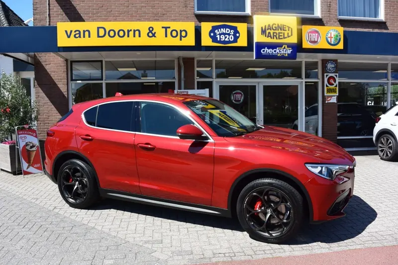 Alfa Romeo Stelvio (2017)
