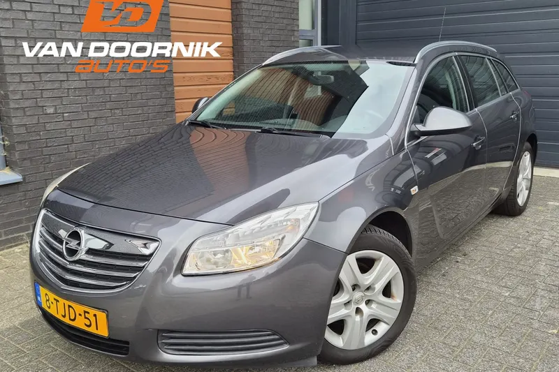 Opel Insignia (2011)