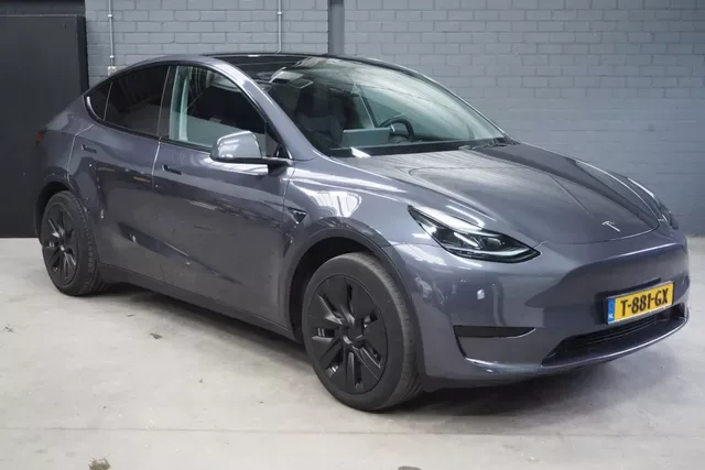 Tesla Model Y (2023) — foto 1
