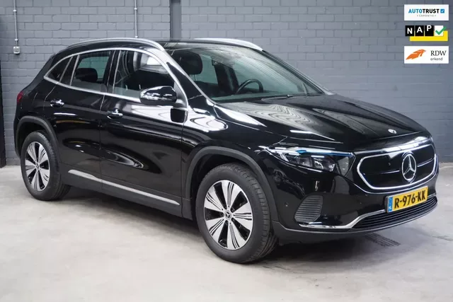 Mercedes-Benz EQA (2022) — foto 1