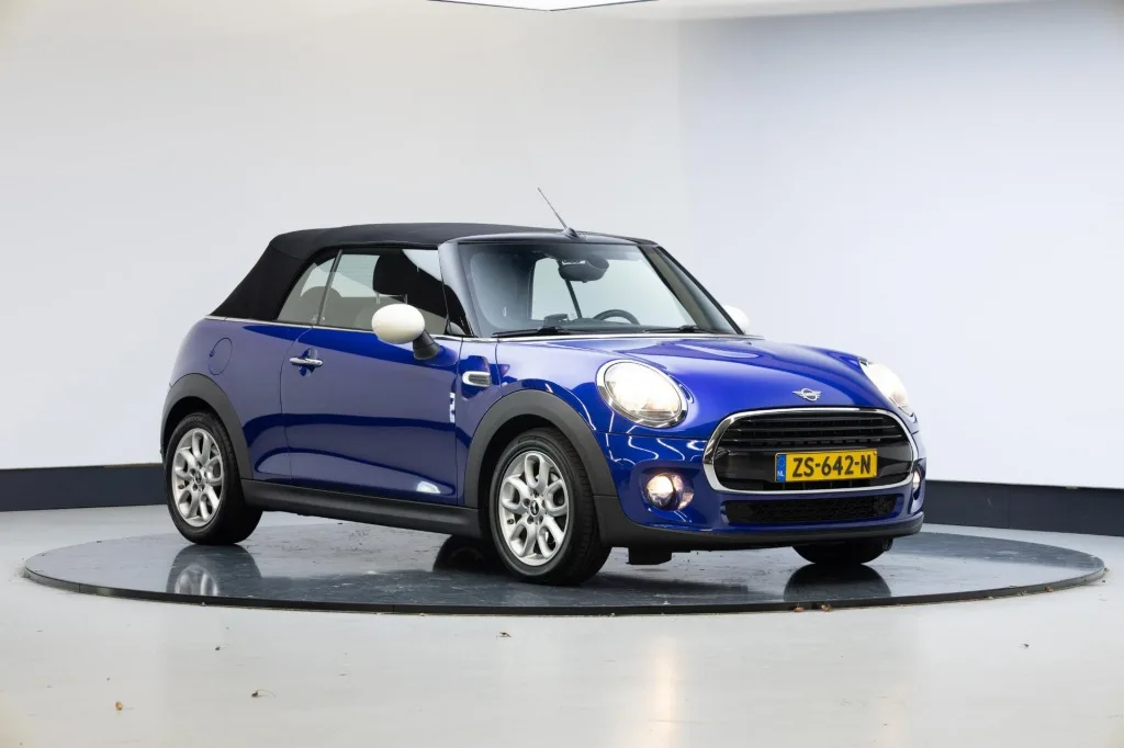MINI Cabrio (2019) — foto 1