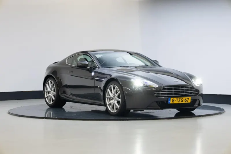 Aston Martin V8 Vantage (2013)