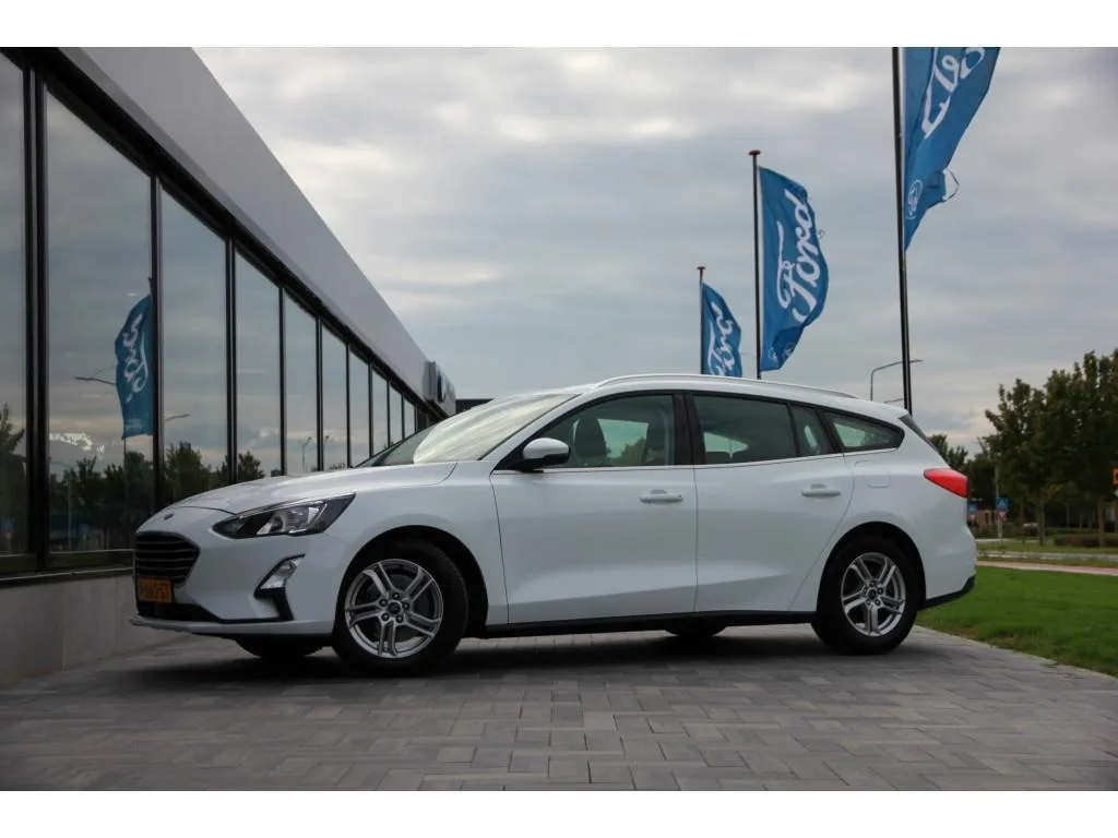 Ford Focus (2021) — foto 1