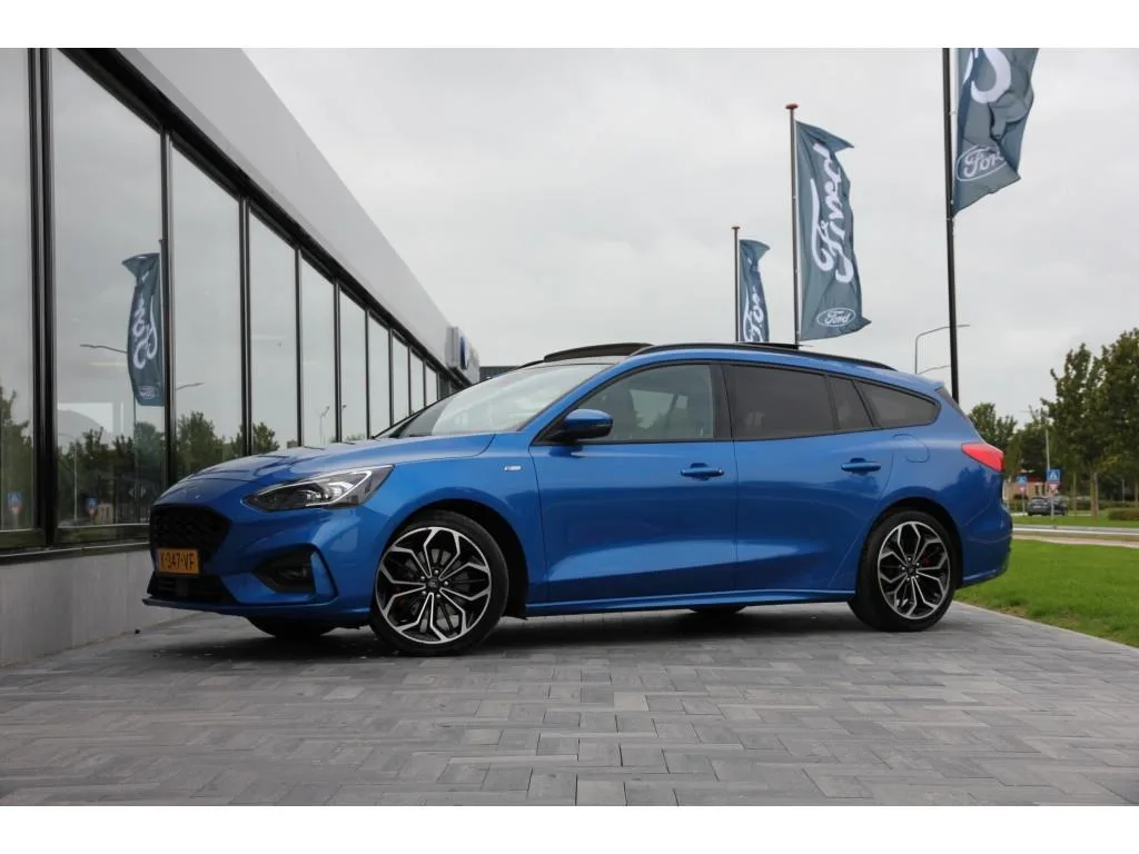 Ford Focus (2021) — foto 1