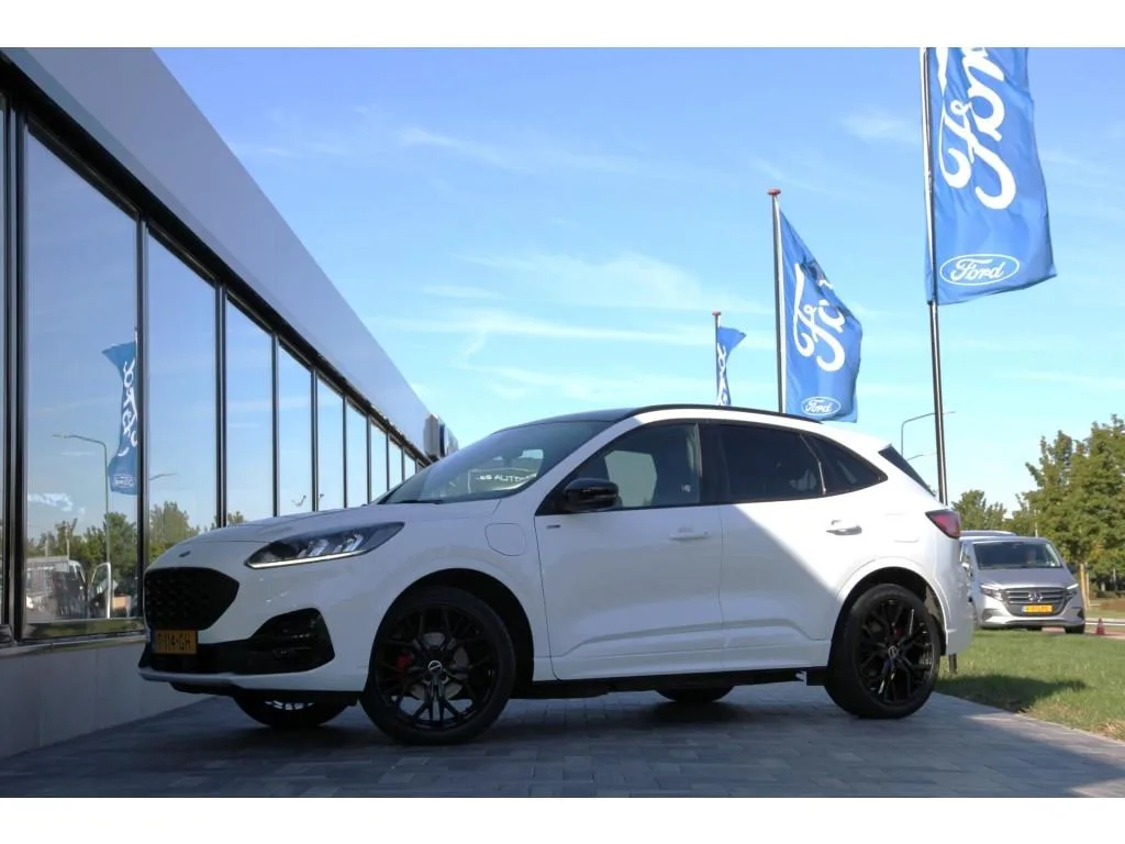 Ford Kuga (2023) — foto 1