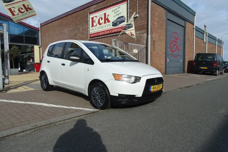 Mitsubishi Colt (2009)