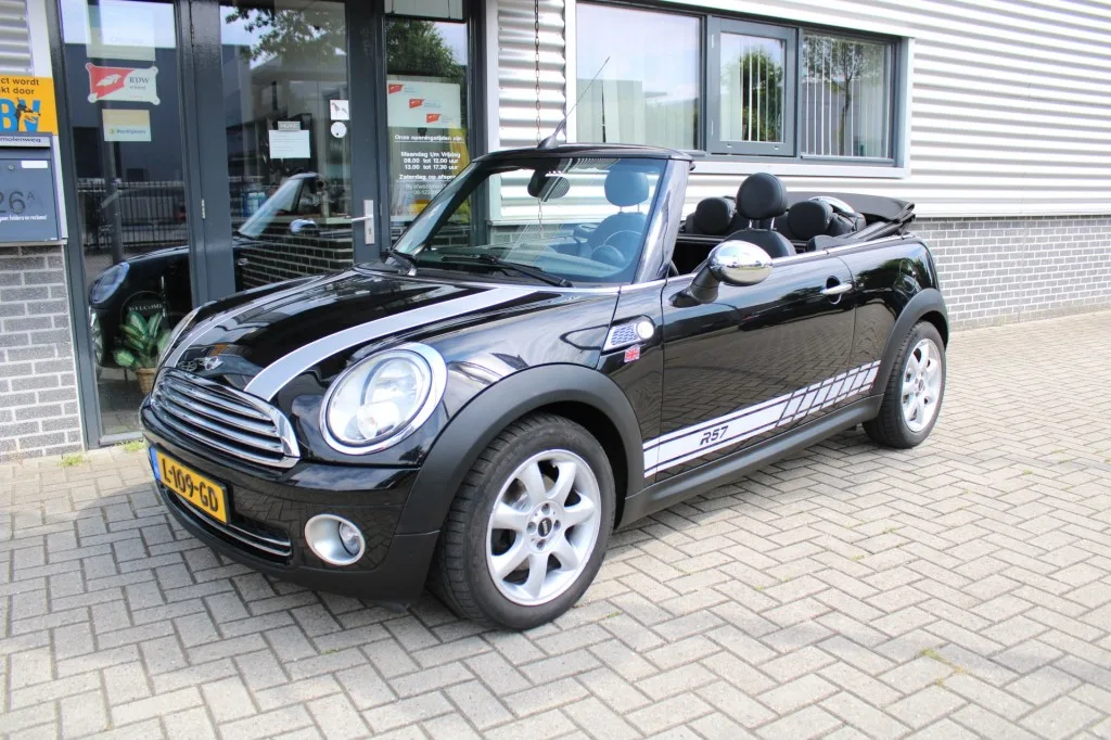 MINI Cabrio (2010) — foto 1