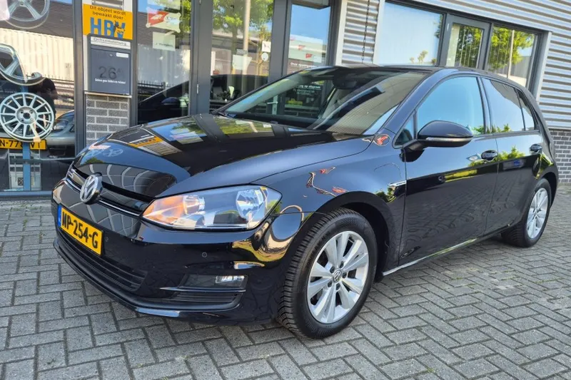 Volkswagen Golf (2017)