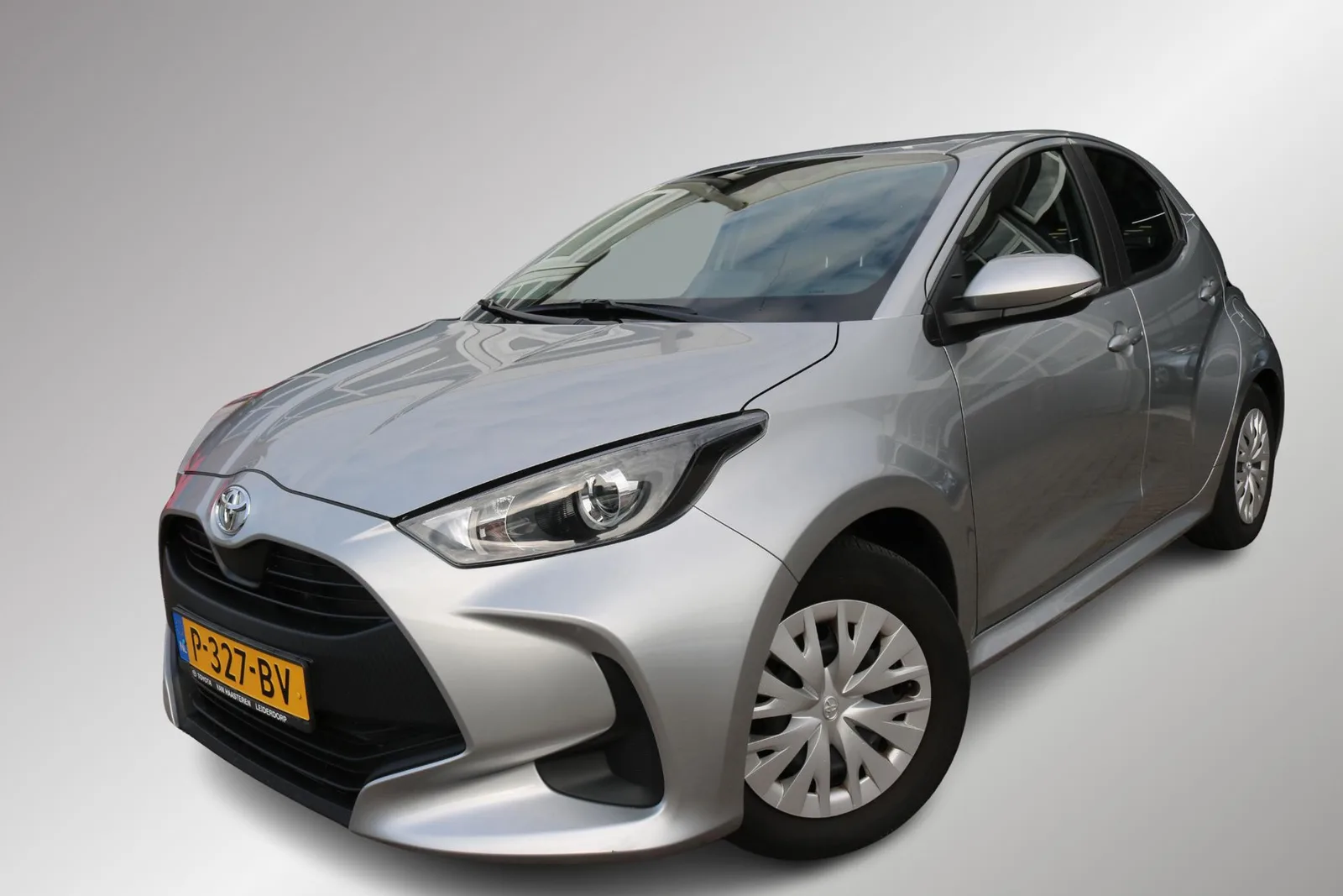 Toyota Yaris (2022) — foto 1