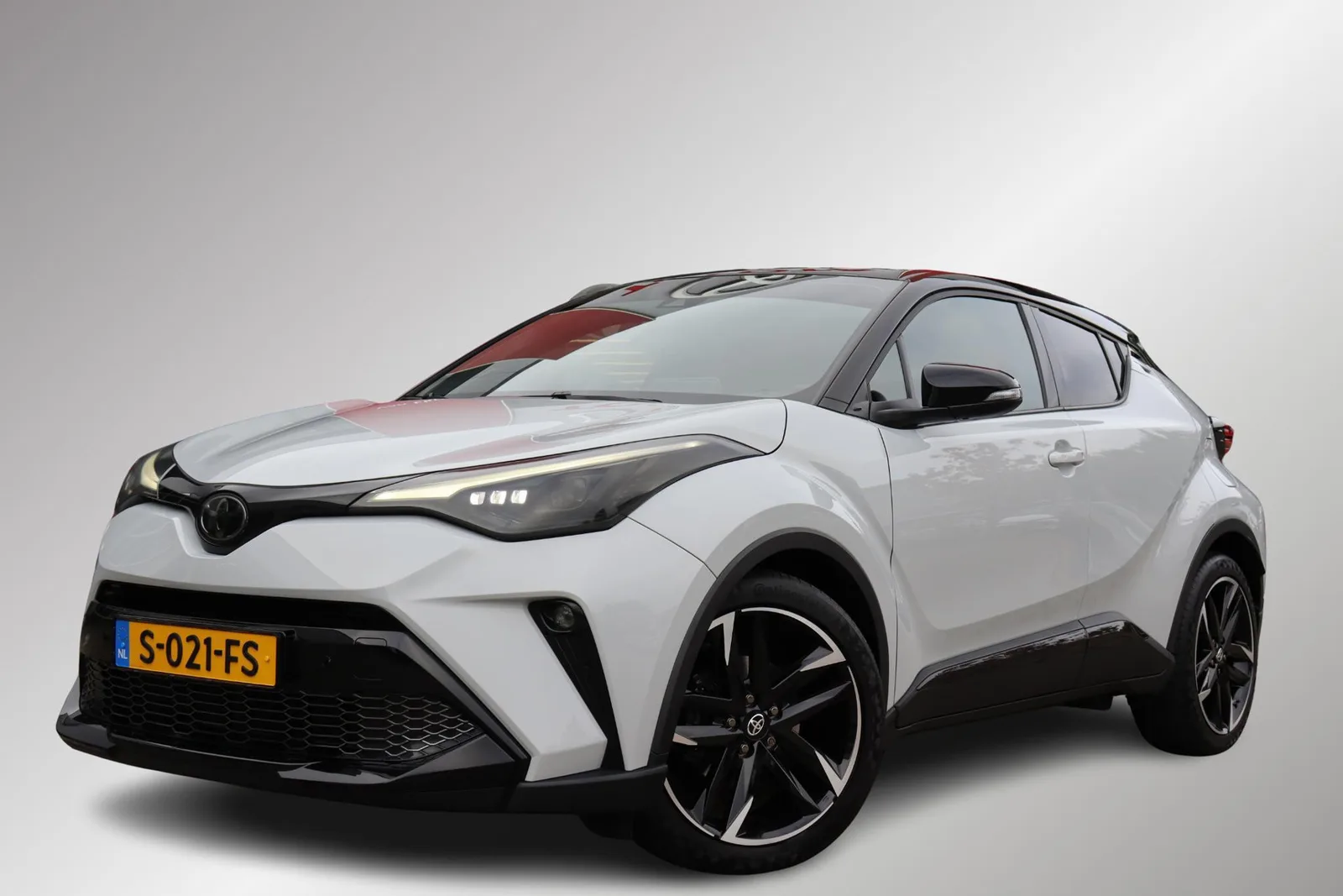 Toyota C-HR (2023) — foto 1