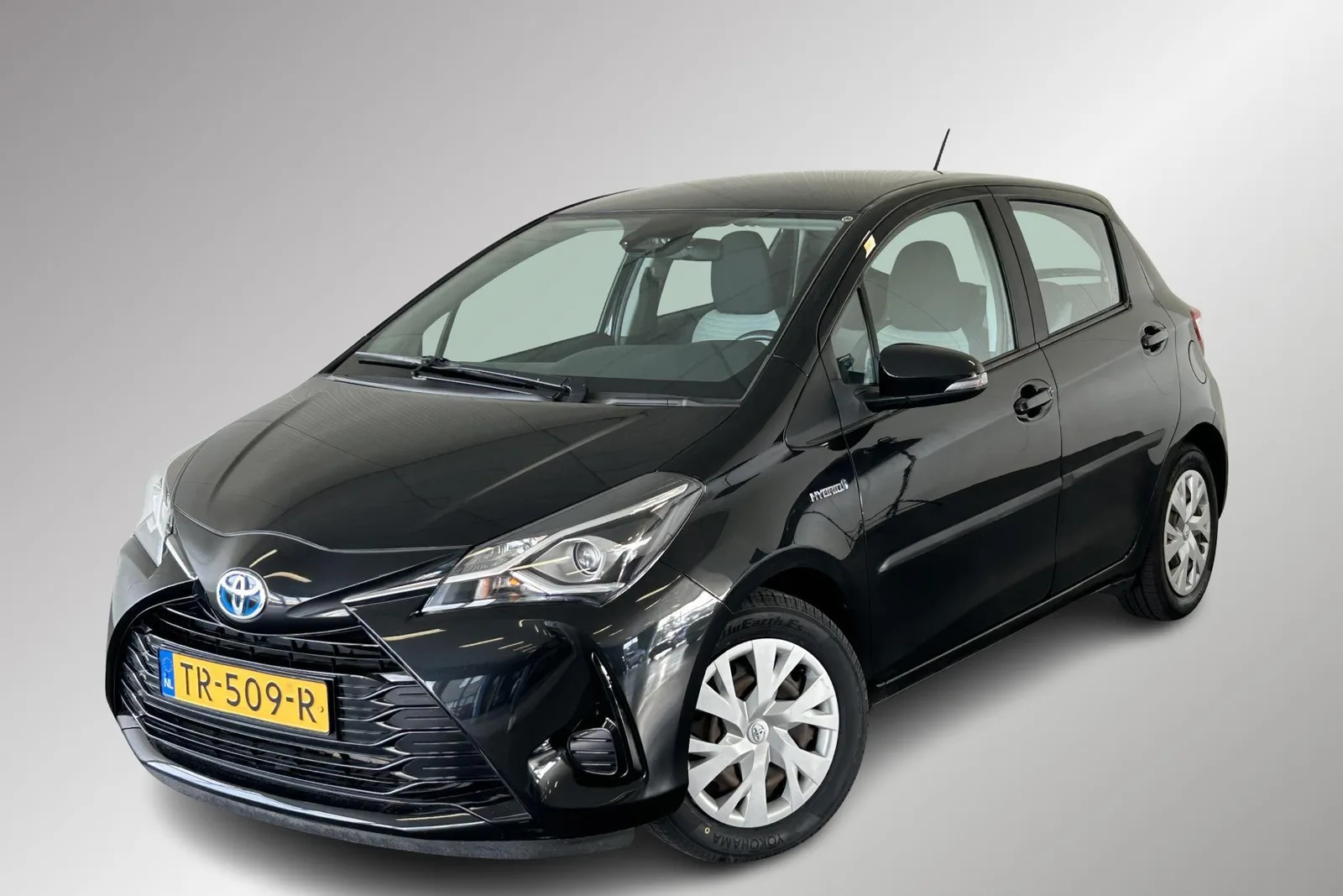 Toyota Yaris (2018) — foto 1