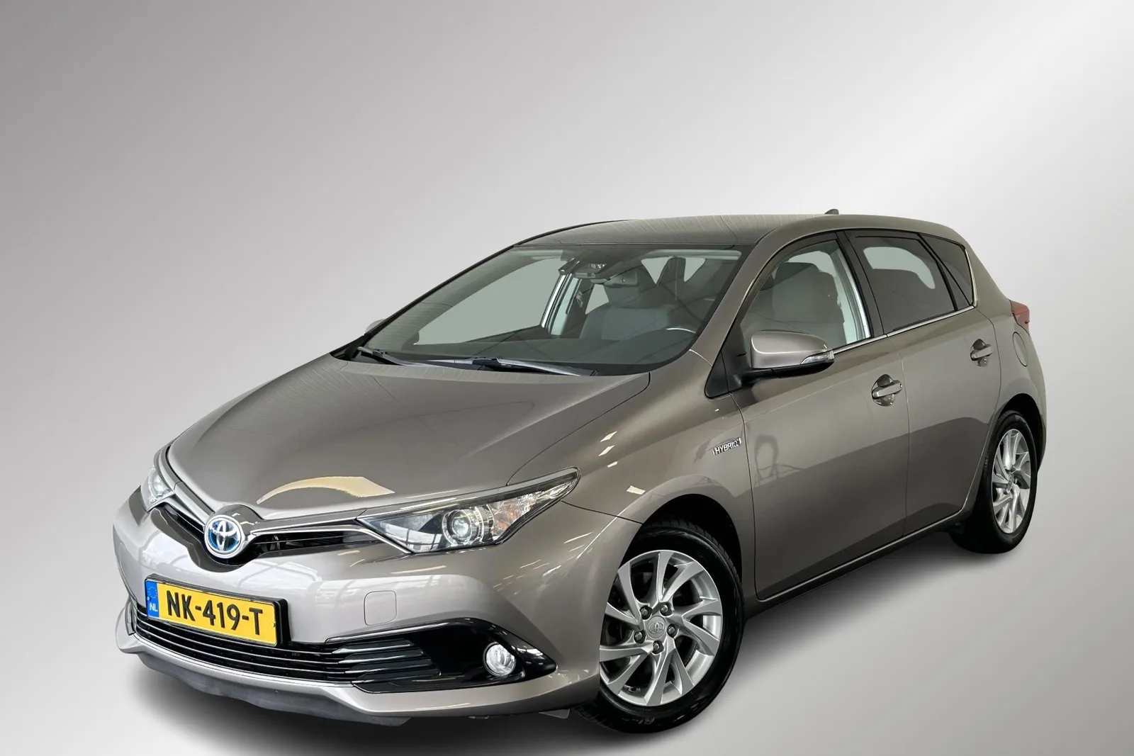 Toyota Auris (2016) — foto 1