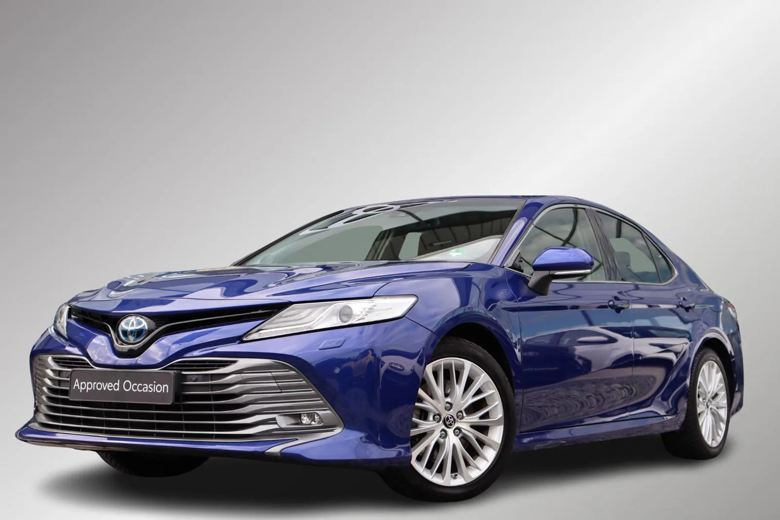 Toyota Camry (2019) — foto 1